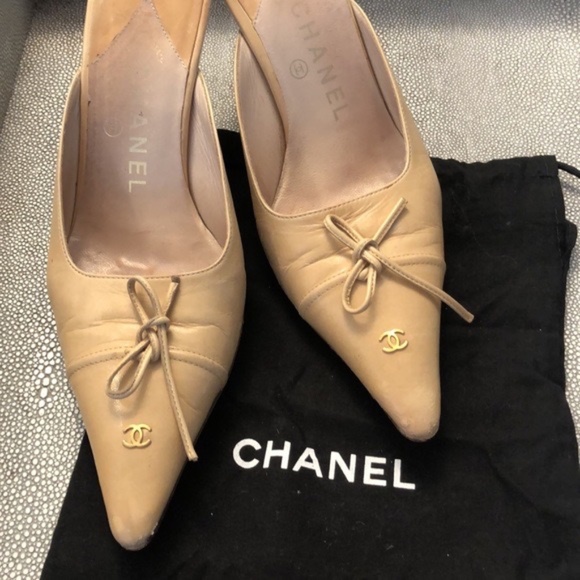 CHANEL Nude Leather Mules with Wood Heel Size 37, Heal Size 3” with Dust Bag - Picture 1 of 11